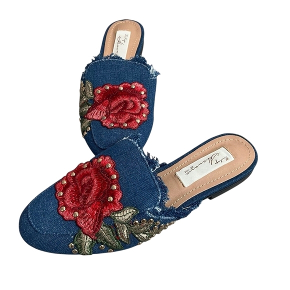Vintage Havana Shoes - Vintage Havanah Rose Blue Denim Embroidered Floral Mules / Slides 7.5 NWT RARE